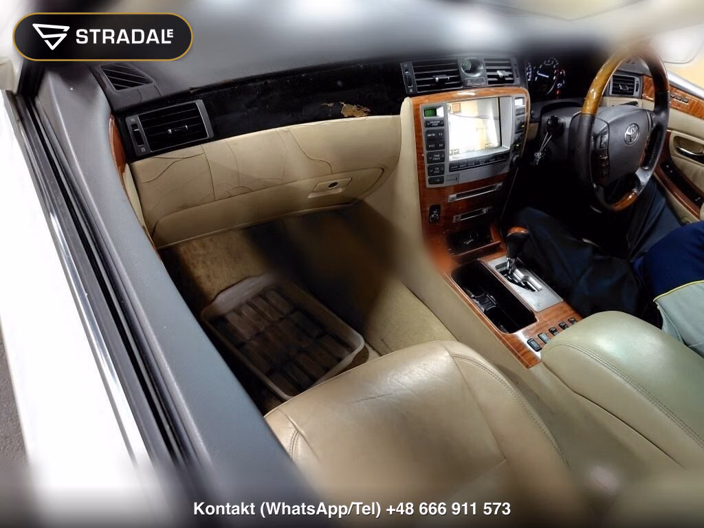 TOYOTA CROWN MAJESTA 4D C TYPE, miniaturka 4