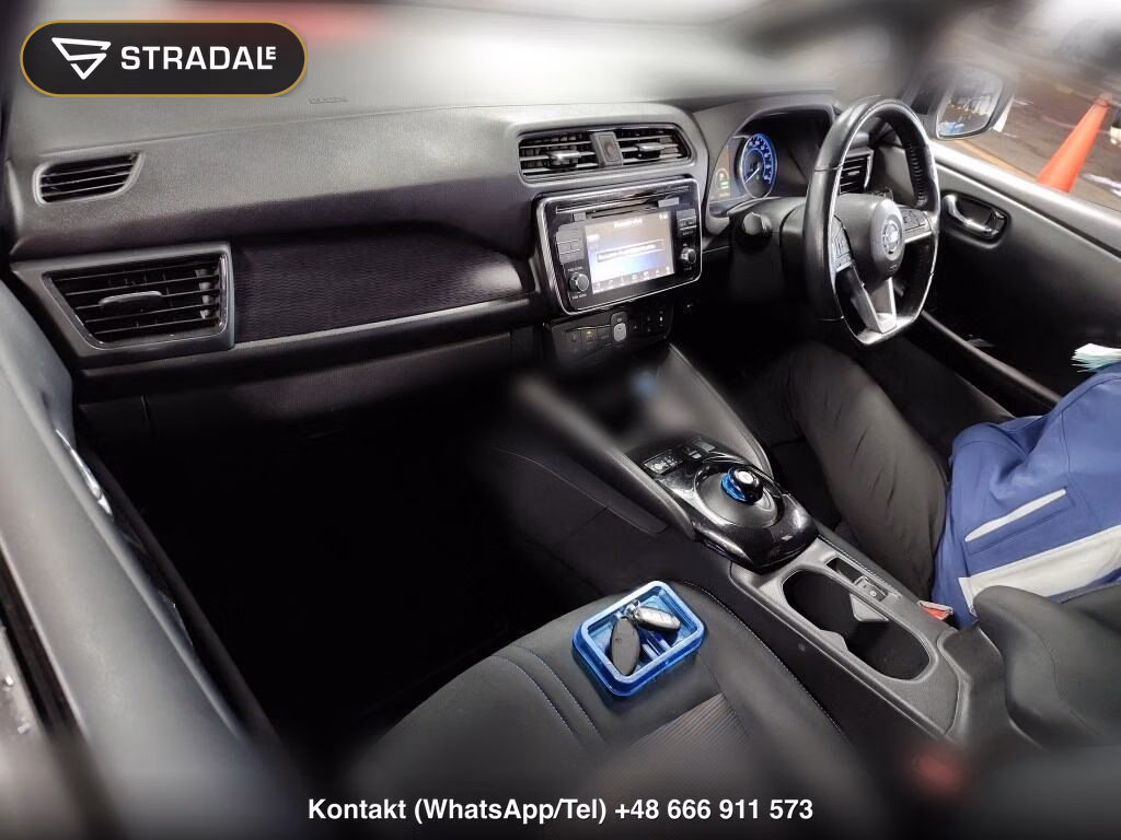 NISSAN LEAF X, miniaturka 4