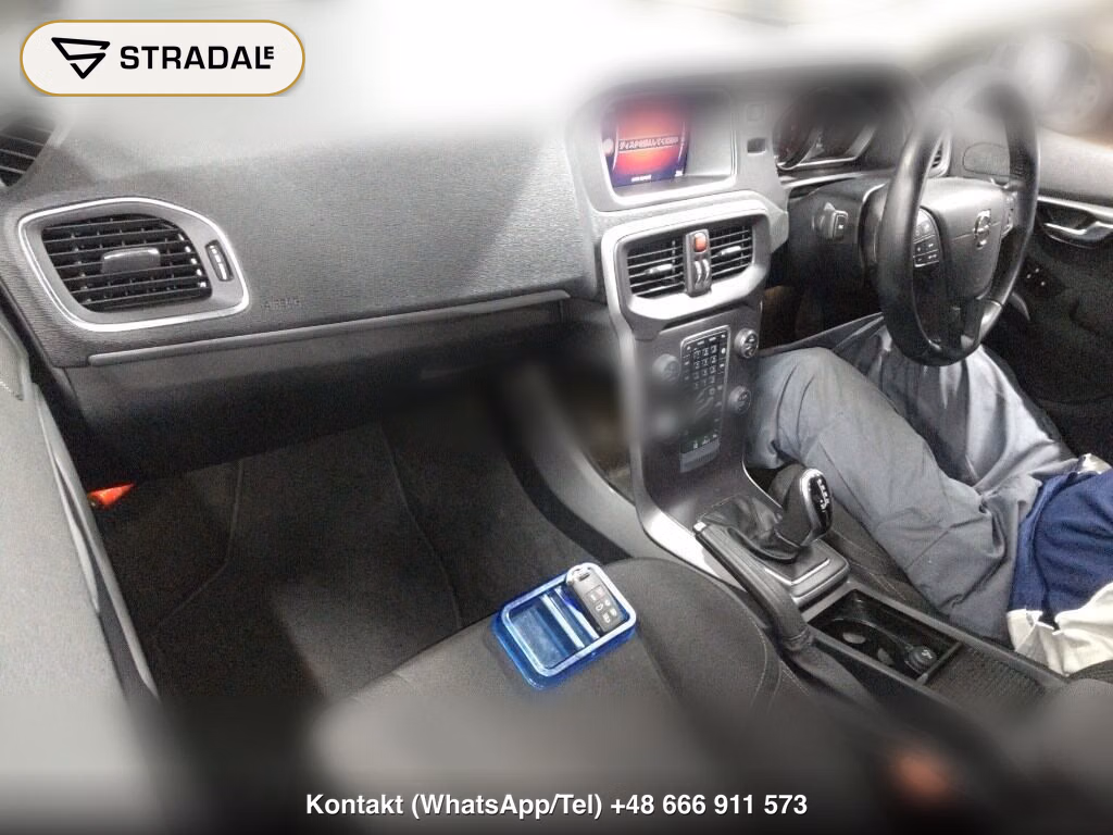 VOLVO V40 D4 MOMENTUM, miniaturka 4