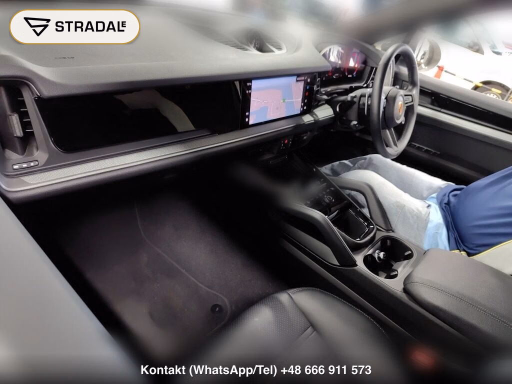 PORSCHE CAYENNE COUPE 4WD BASE GRADE, miniaturka 4