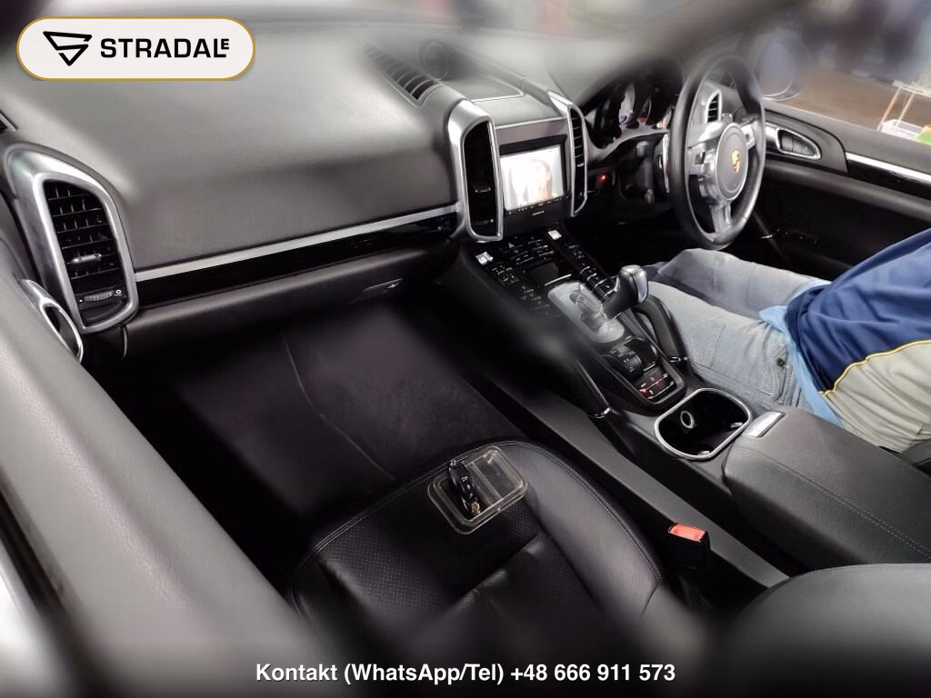 PORSCHE CAYENNE 4WD PLATINUM EDITION, miniaturka 4