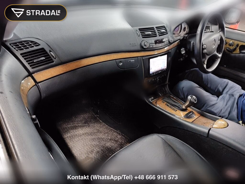 MERCEDES BENZ E-CLASS 4D E300 AVANTGARDE S, miniaturka 4