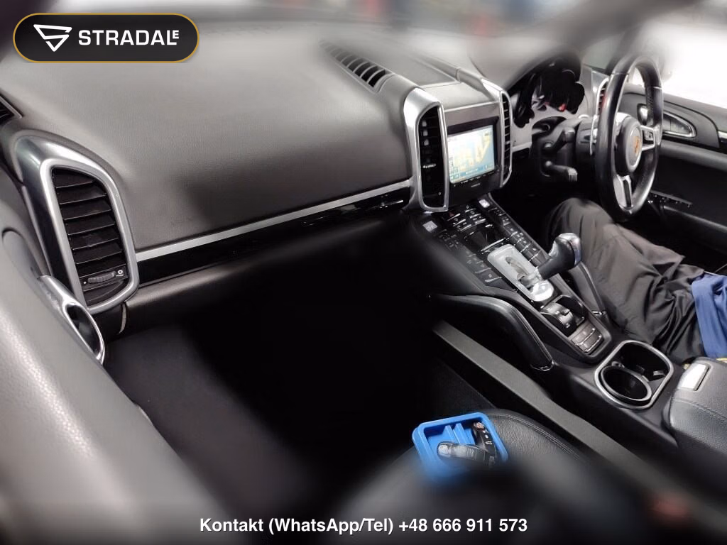 PORSCHE CAYENNE 4WD BASE GRADE, miniaturka 4