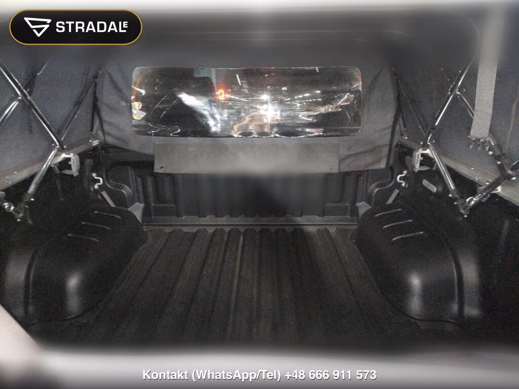 TOYOTA HILUX 4D 4WD Z, miniaturka 4