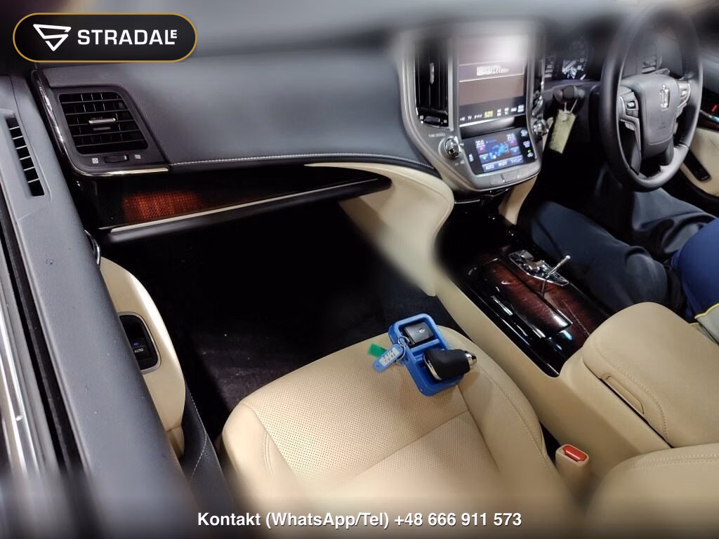 TOYOTA CROWN 4D 4WD ROYAL SALOON G I-FOUR, miniaturka 4