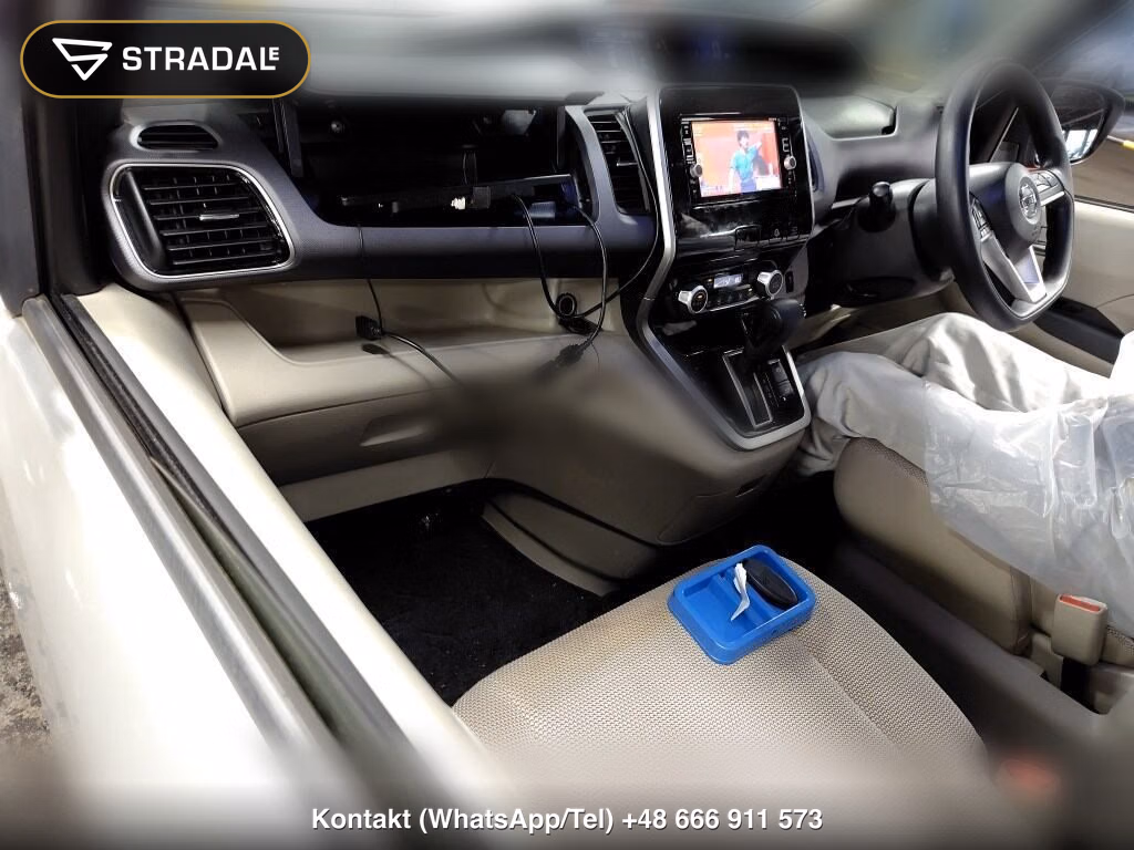 NISSAN SERENA 5D X, miniaturka 4