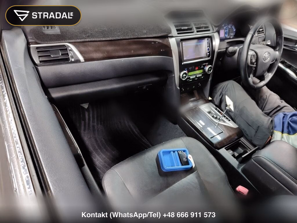 TOYOTA CAMRY 4D HYBRID LEATHER PACKAGE, miniaturka 4