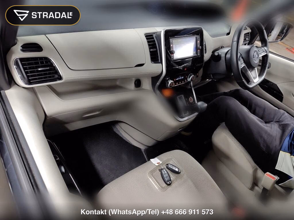 NISSAN SERENA 5D G, miniaturka 4