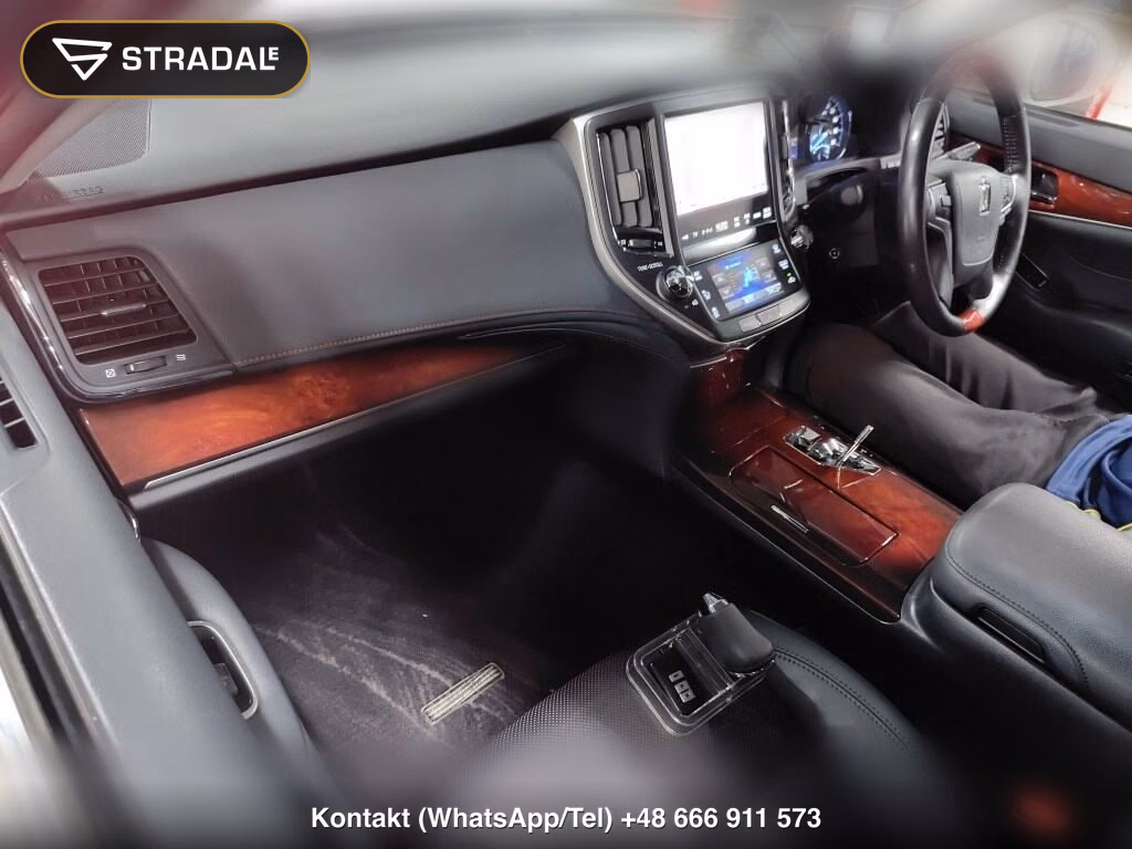 TOYOTA CROWN MAJESTA 4D F VERSION, miniaturka 4