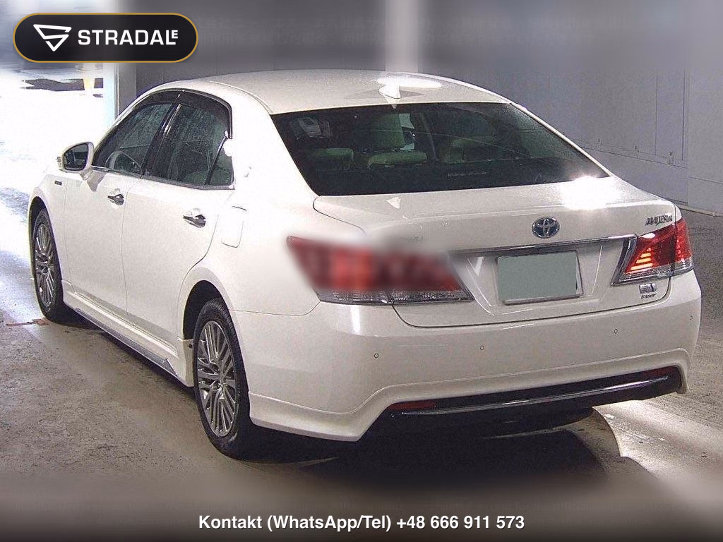 TOYOTA CROWN MAJESTA 4D 4WD FOUR, miniaturka 3