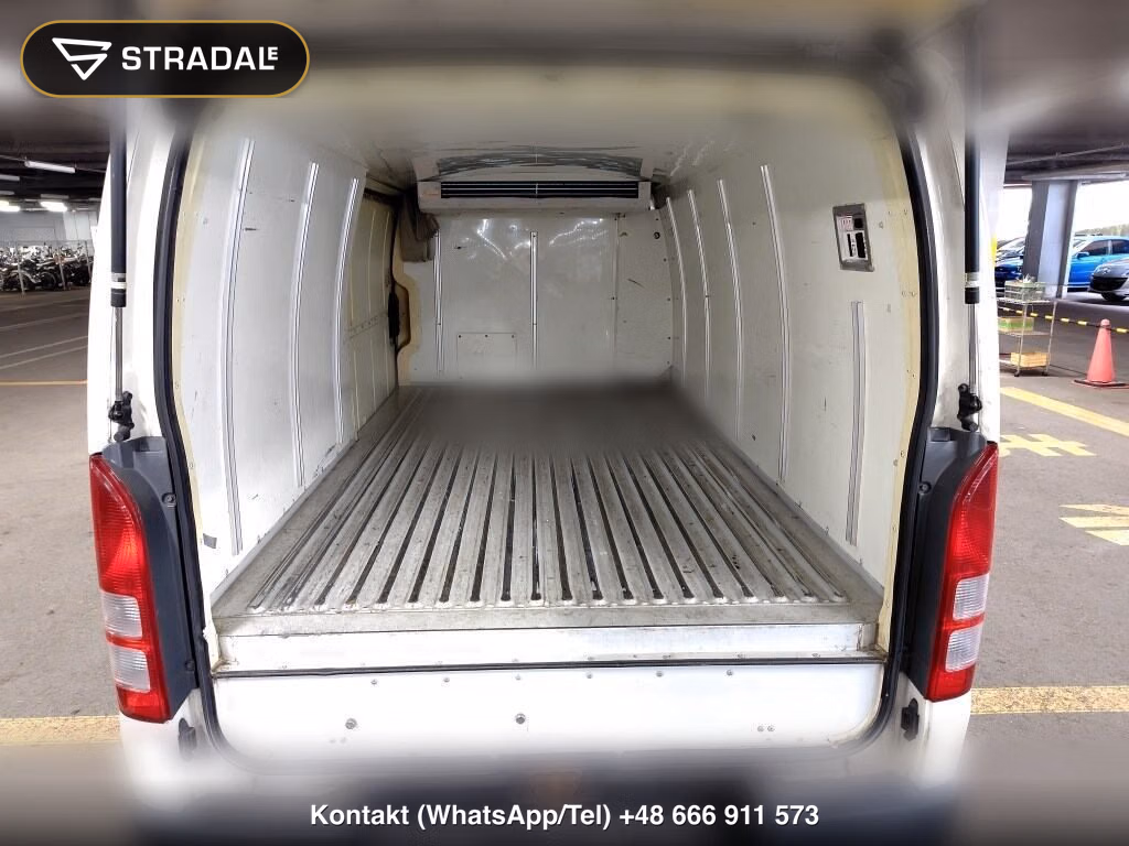 TOYOTA HIACE VAN 4D DX, miniaturka 4