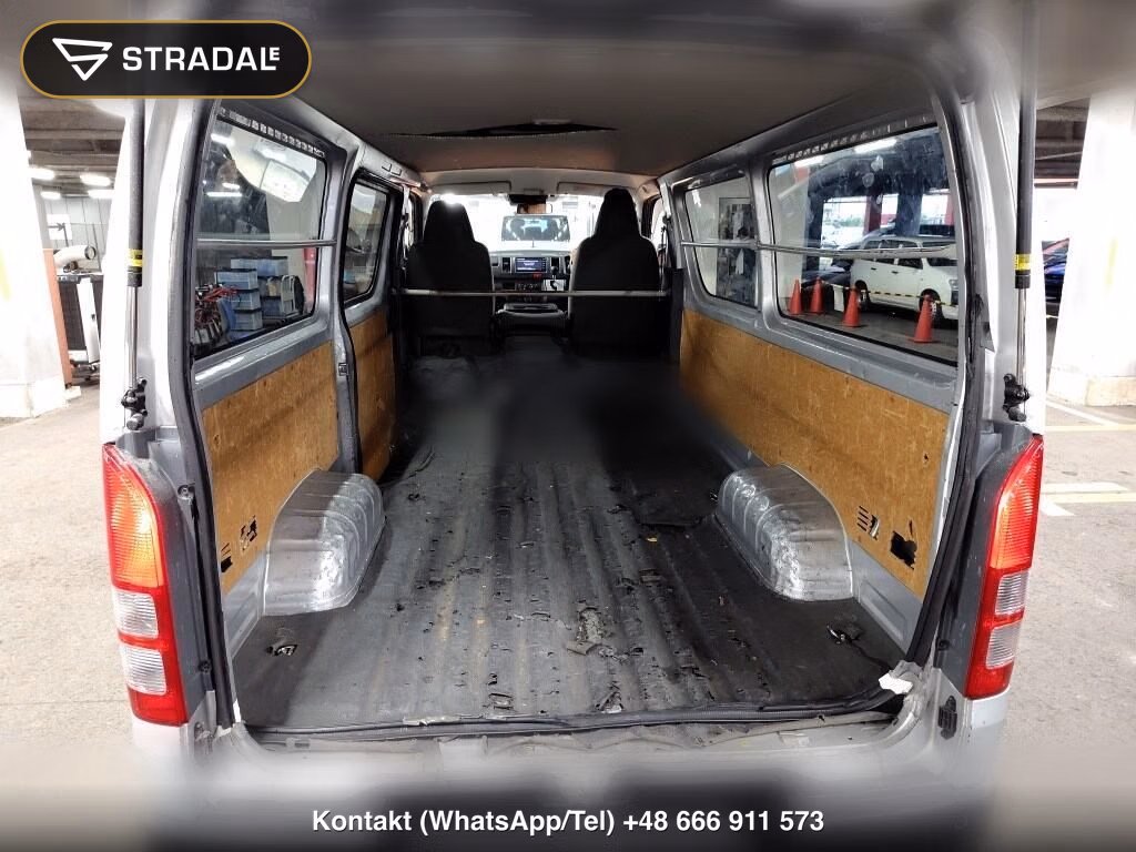TOYOTA HIACE VAN 4D DX, miniaturka 4