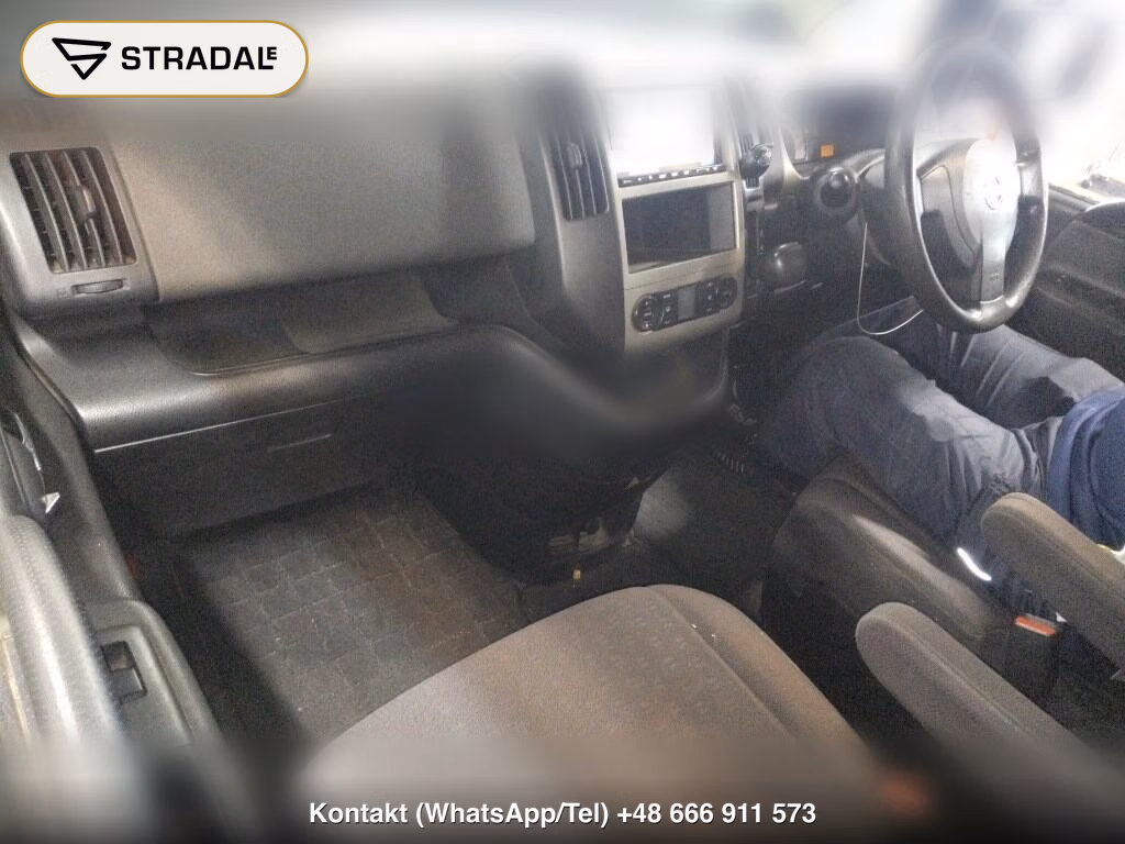 NISSAN SERENA 5D 20RS, miniaturka 4
