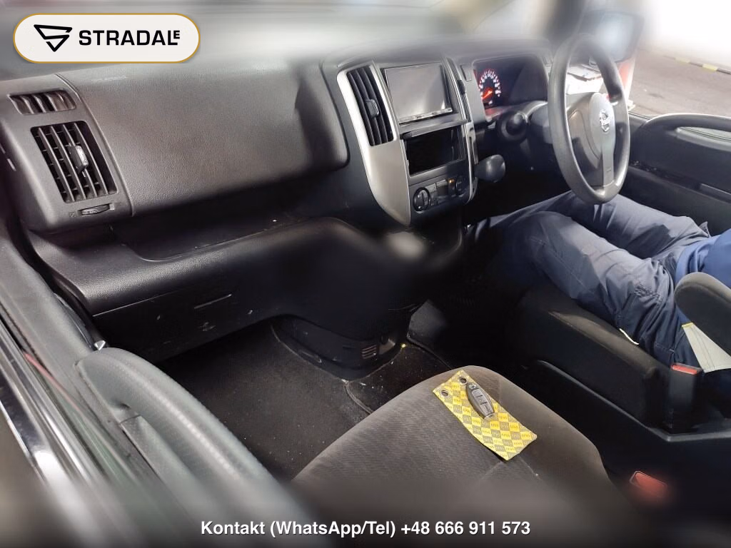 NISSAN SERENA 5D 20S, miniaturka 4