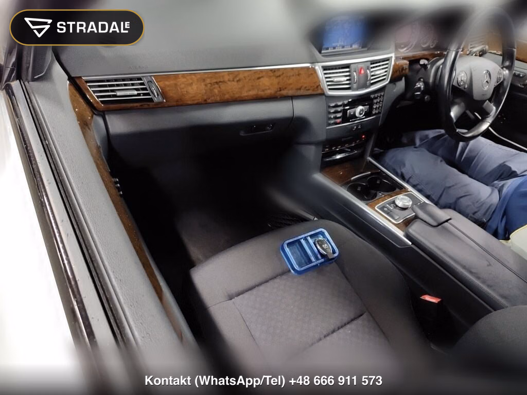MERCEDES BENZ E-CLASS 4D E250CGI BLUEEFFICIENCY 125ED, miniaturka 4