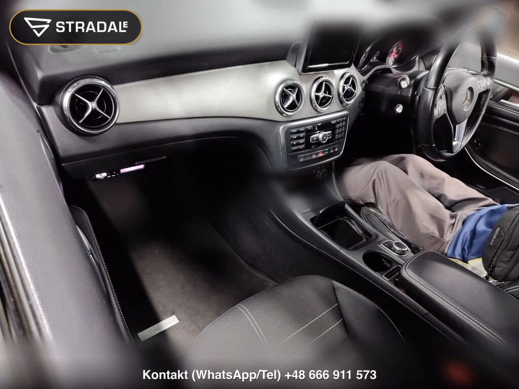 MERCEDES BENZ GLA-CLASS GLA180, miniaturka 4