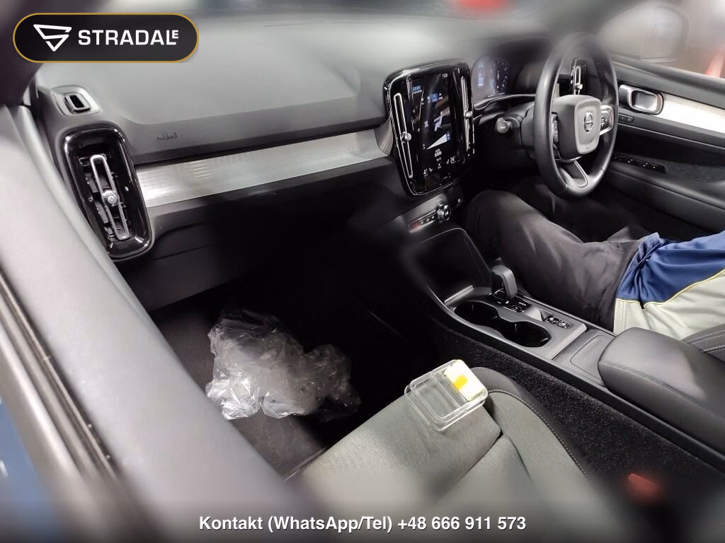 VOLVO XC40 B4 MOMENTUM, miniaturka 4