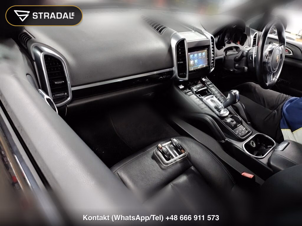 PORSCHE CAYENNE 4WD BASE GRADE, miniaturka 4