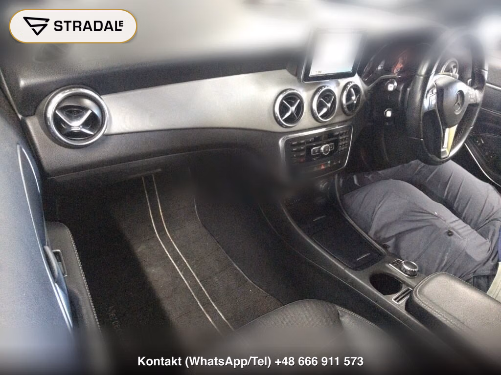 MERCEDES BENZ GLA-CLASS GLA180, miniaturka 4