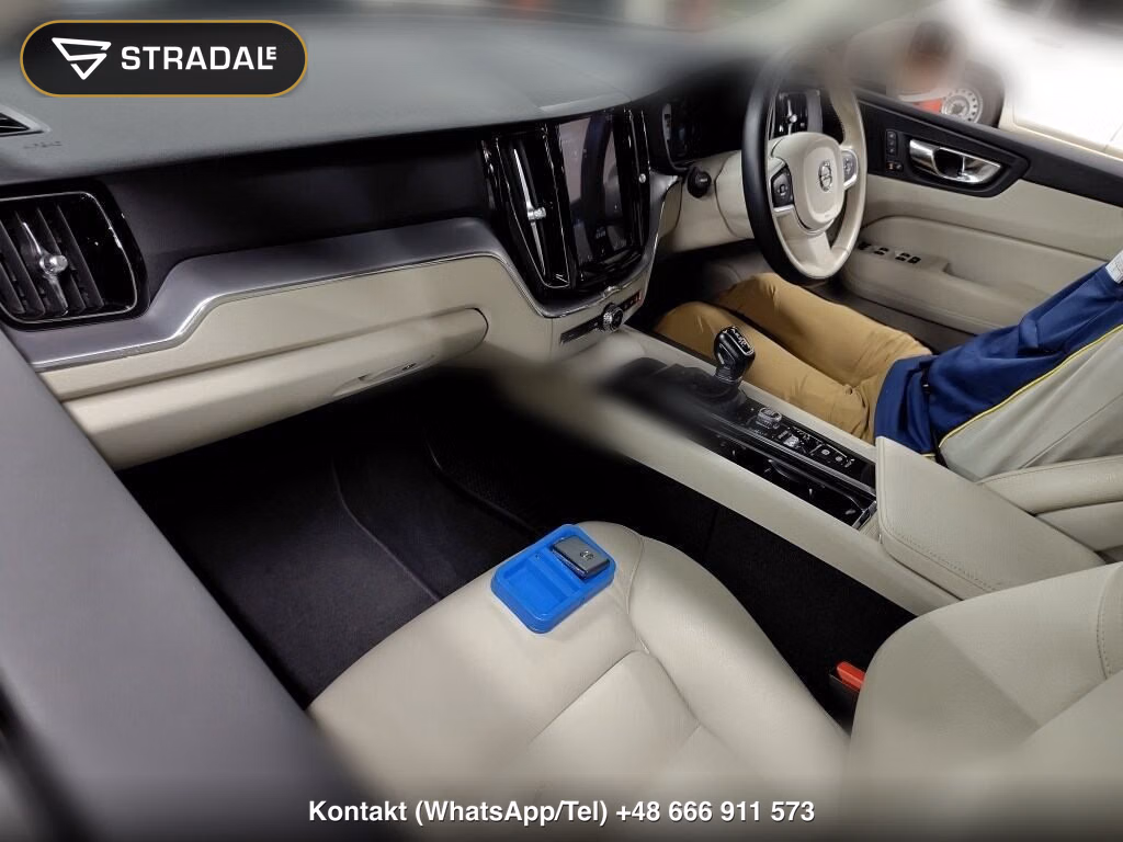 VOLVO XC60 4WD D4 AWD MOMENTUM, miniaturka 3