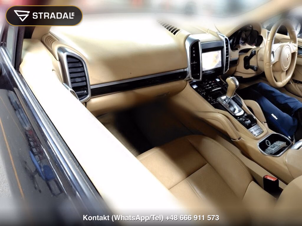 PORSCHE CAYENNE 4WD BASE GRADE, miniaturka 4