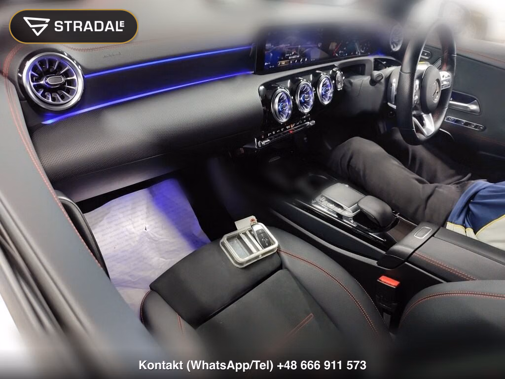 MERCEDES BENZ CLA-CLASS CLA180 AMG LINE PACKAGE, miniaturka 4