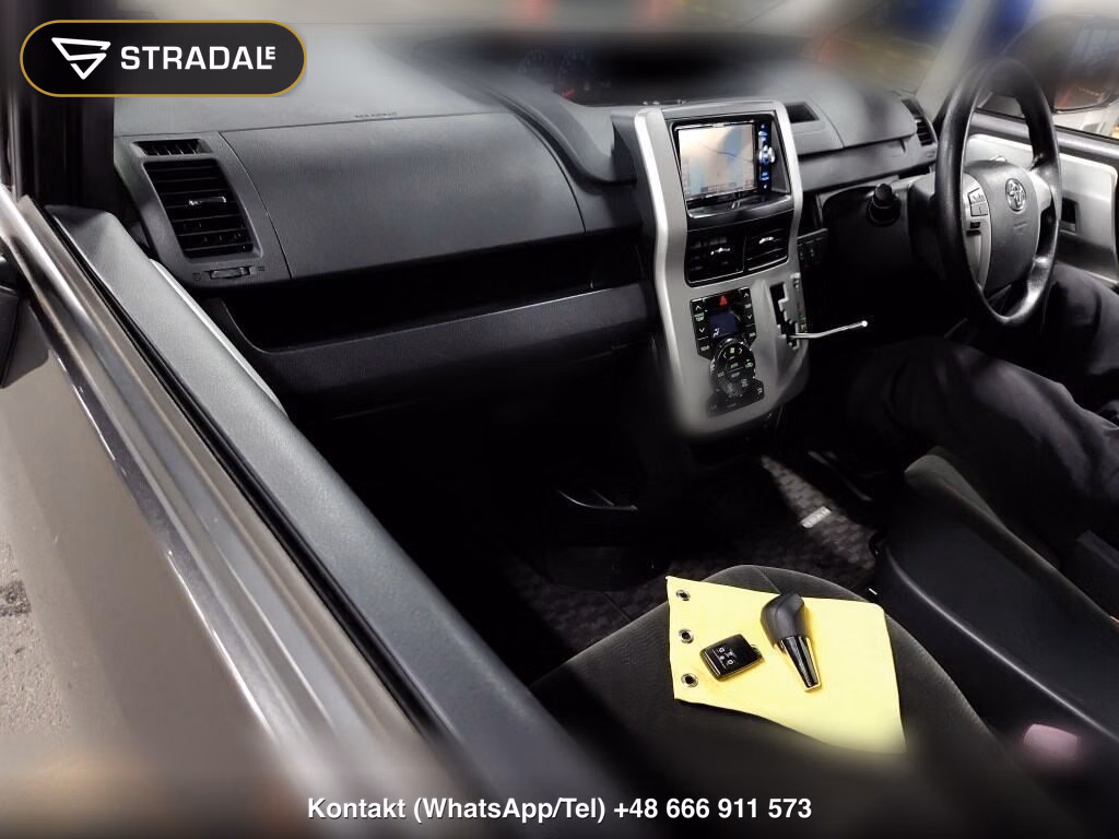 TOYOTA NOAH X SPECIAL EDITION, miniaturka 4