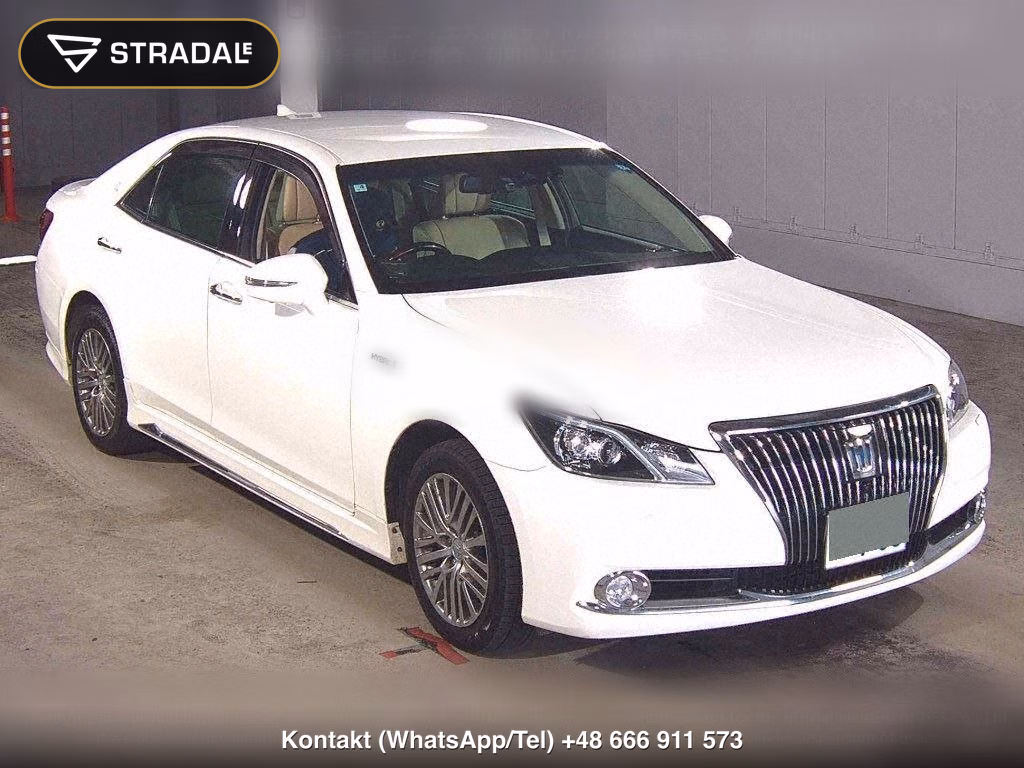 TOYOTA CROWN MAJESTA 4D 4WD FOUR, miniaturka 2