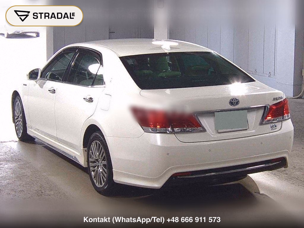 TOYOTA CROWN MAJESTA 4D 4WD FOUR, miniaturka 3