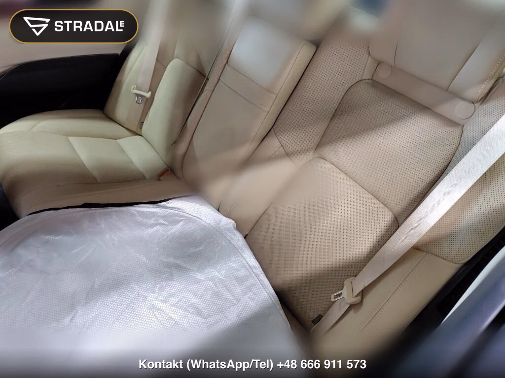 TOYOTA CROWN MAJESTA 4D 4WD FOUR, miniaturka 7