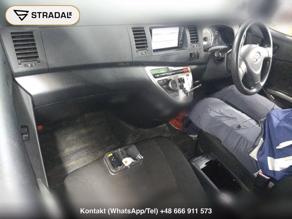 TOYOTA ISIS PLATANA, miniaturka 4