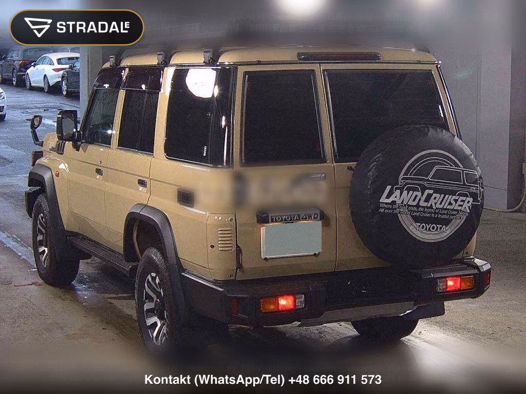 TOYOTA LAND CRUISER 70 5D 4WD AX, miniaturka 3