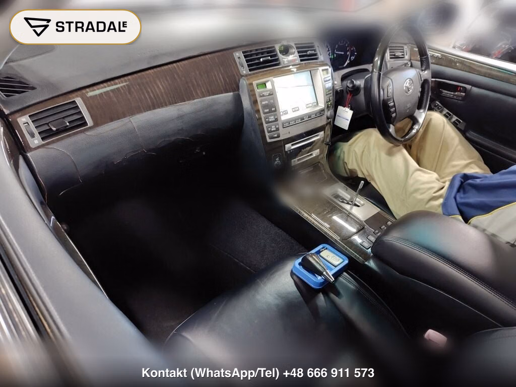 TOYOTA CROWN MAJESTA 4D C TYPE, miniaturka 4