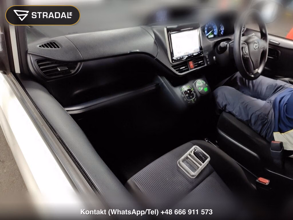 TOYOTA NOAH HYBRID X, miniaturka 4