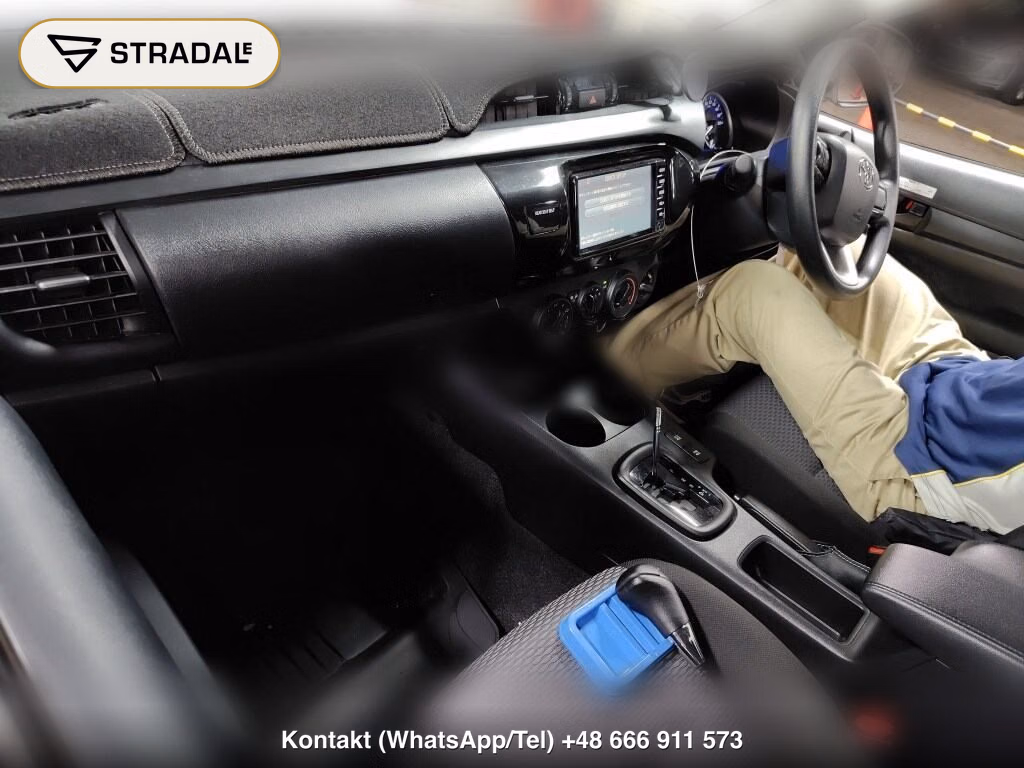 TOYOTA HILUX 4D 4WD X, miniaturka 7