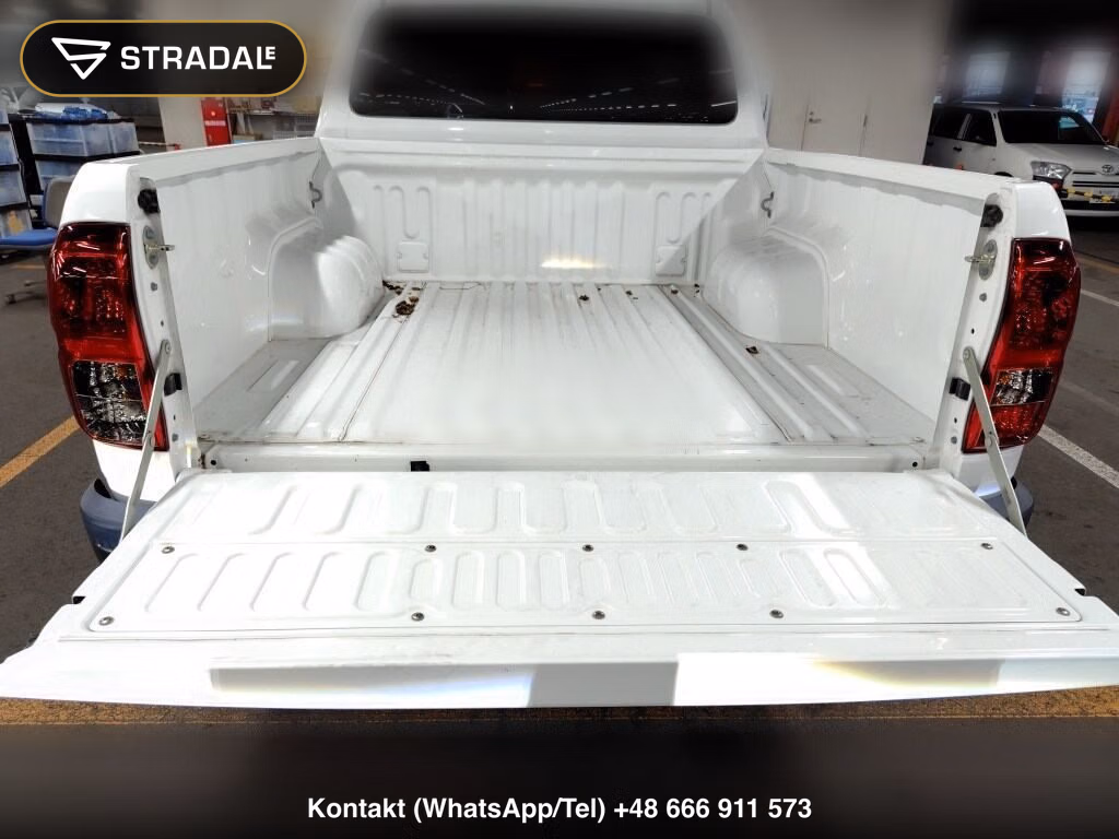 TOYOTA HILUX 4D 4WD X, miniaturka 4