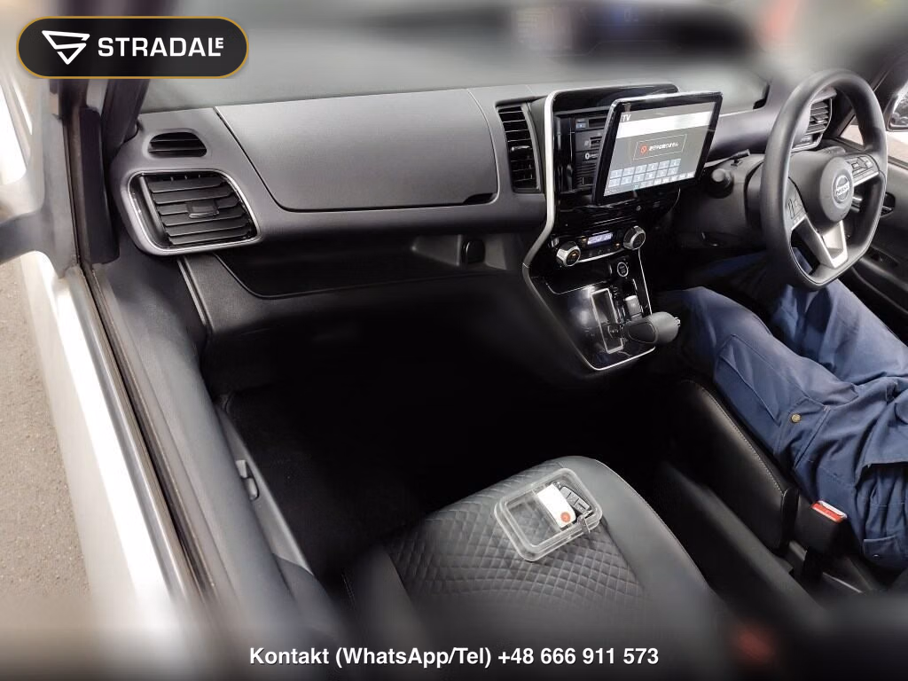NISSAN SERENA 5D XV, miniaturka 4