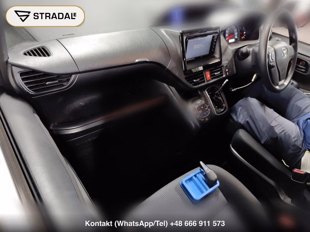 TOYOTA NOAH X, miniaturka 4