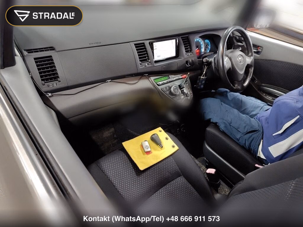 TOYOTA ISIS PLATANA LIMITED, miniaturka 4