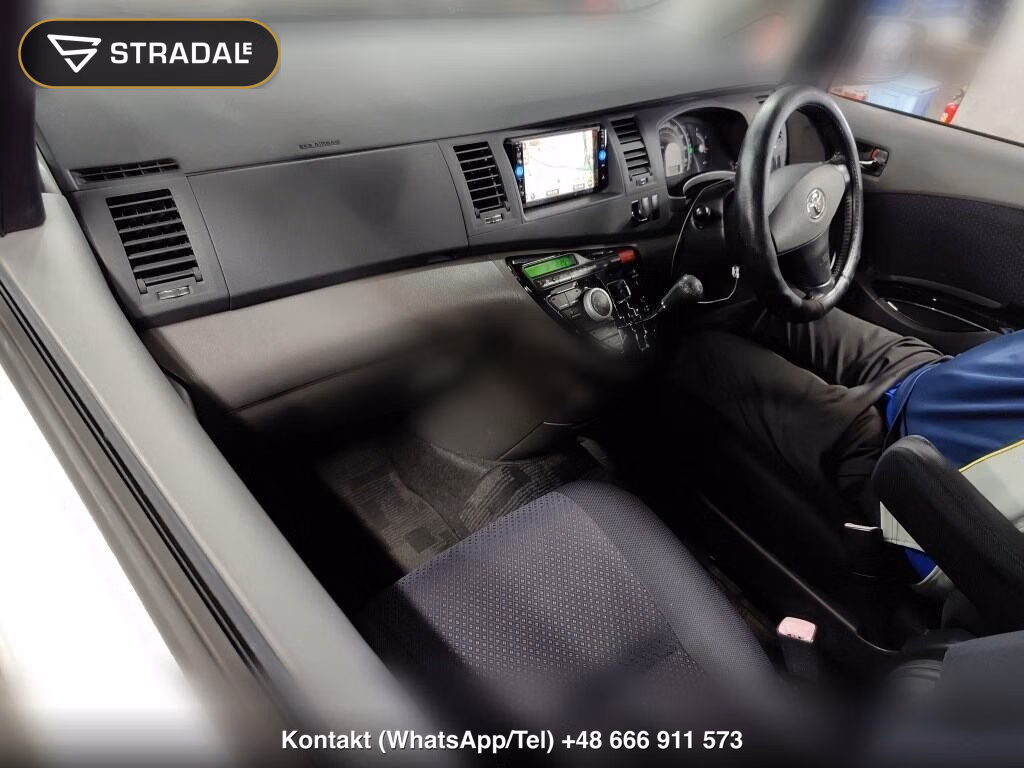 TOYOTA ISIS PLATANA, miniaturka 4