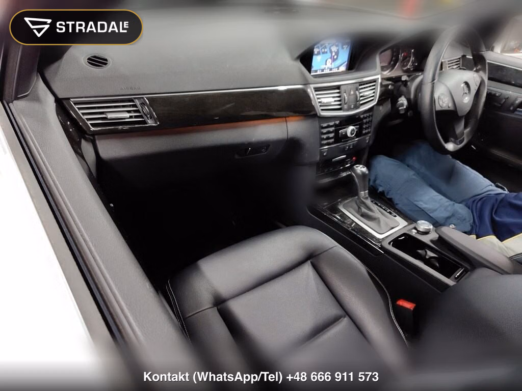 MERCEDES BENZ E-CLASS 4D E250CGI BLUEEFFICIENCY AVANTGARDE, miniaturka 4
